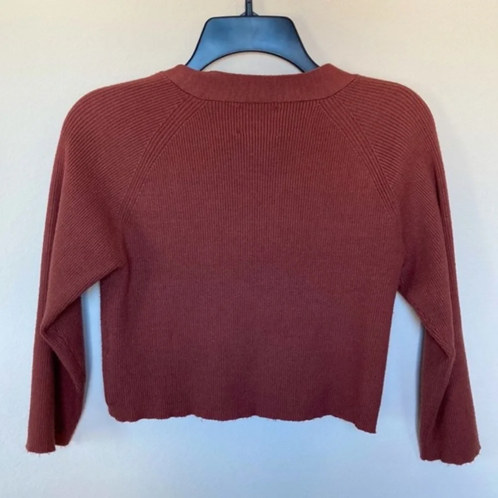 Zara Cropped Sweater - Picture 3 of 3